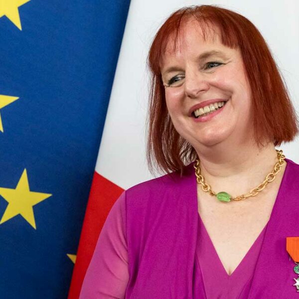 Hélène reçoit la légion d'honneur